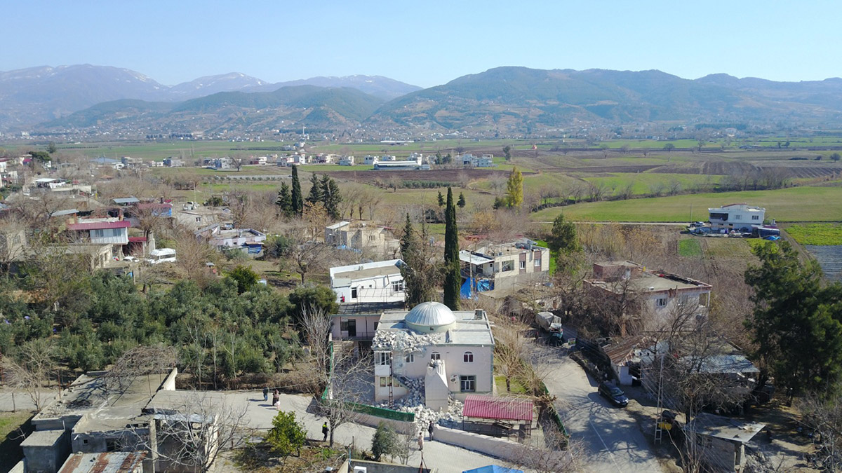 Osmaniyeli depremzedeler Çiraz köyünün yolunu tuttu