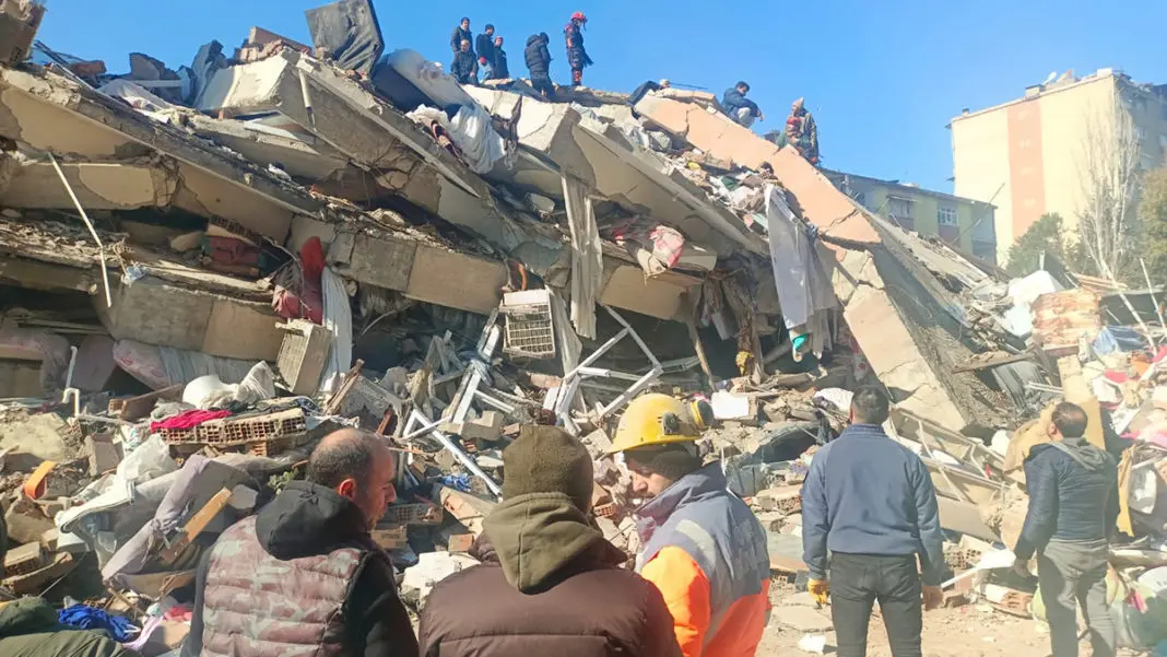 Özlü'den deprem sonrası enfeksiyon uyarısı