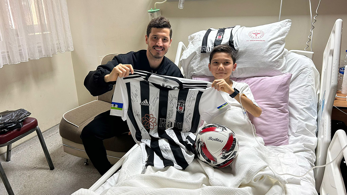 Salih Uçan’dan depremzede taraftarına ziyaret