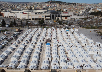 Şanlıurfa'da depremzedelere 2 bin 200 çadır kuruldu