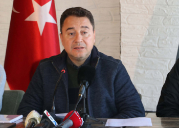 Seçim zamanı ile ilgili anayasaya uymak zorundayız