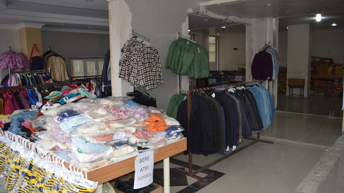 Siirt'te depremzedeler için ‘sosyal market’ açıldı