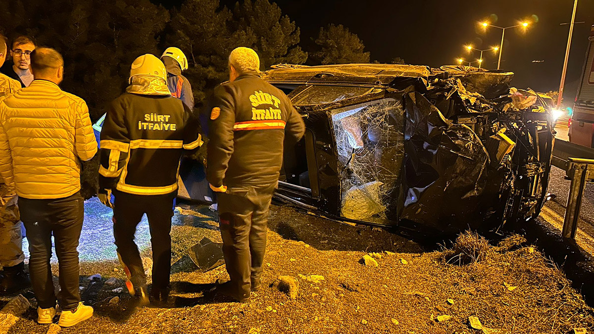 Siirt'te otomobil şarampole devrildi: 5 Yaralı