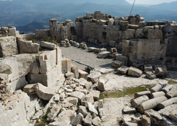 Simon'un yaptığı manastır, depremde hasar almadı