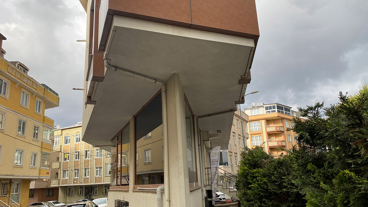 Sosyal medyada tartışılan binanın müteahhidi konuştu