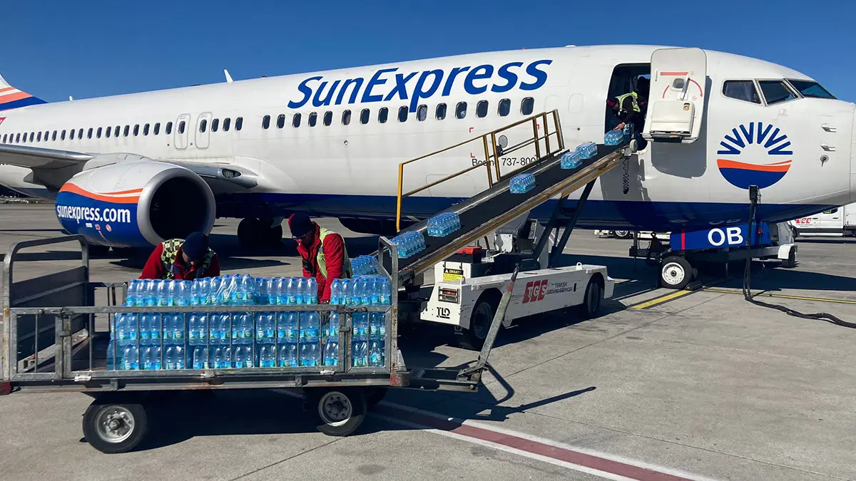 Sunexpress, deprem bölgesi uçuşlarını ücretsiz yaptı