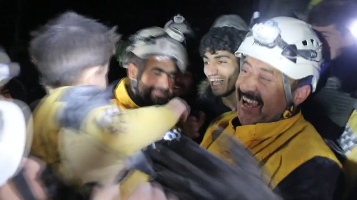 Suriye'de arama-kurtarma çalışmaları sürüyor