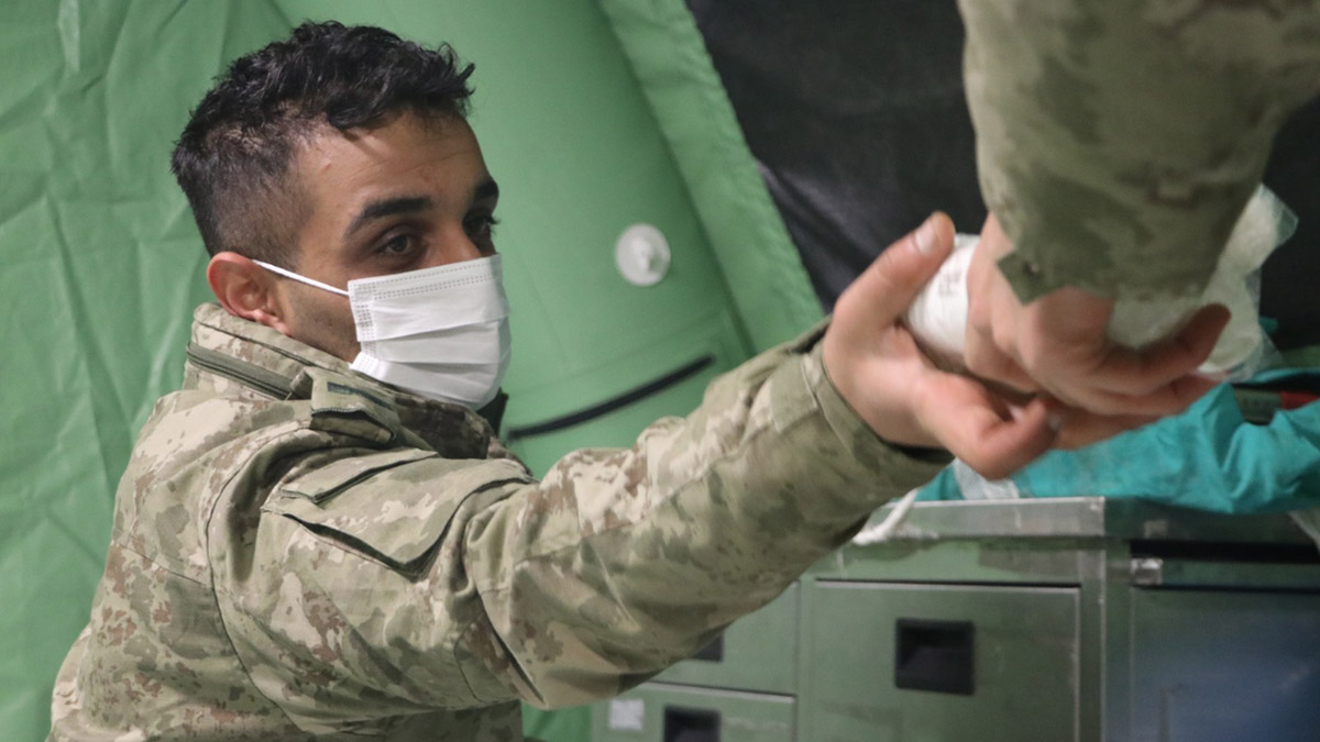 TSK'dan depremzedeler için sahra hastanesi