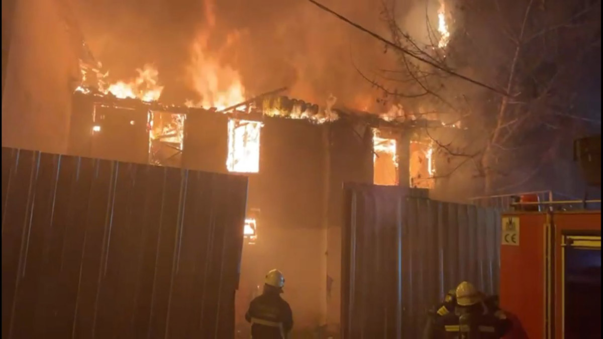 Tekirdağ'da metruk bina yangınında 2 kişi öldü