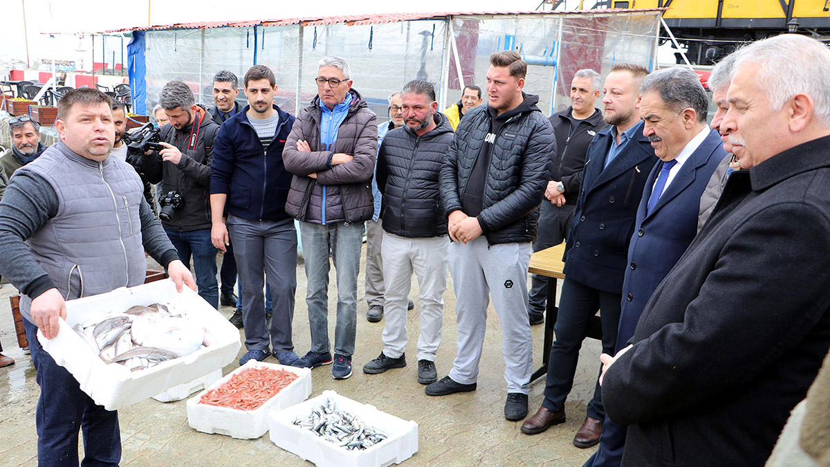 Tekirdağlı balıkçılar, depremzedeler için açıldı