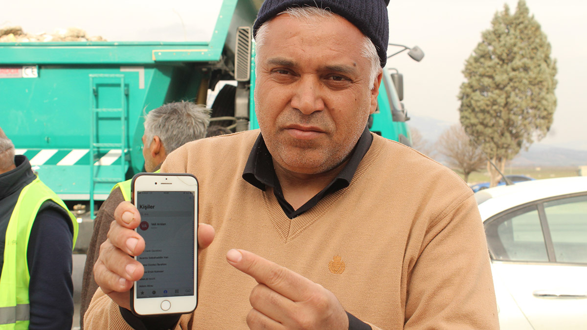 Telefon rehberindeki 100 kişi depremde öldü