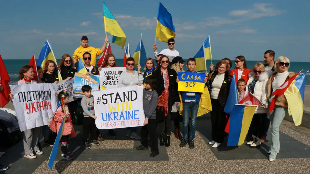 Ukraynalılardan savaşın 1'inci yılında yürüyüş