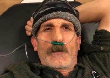 Üzerine çığ düşen adamı köylüler kurtardı