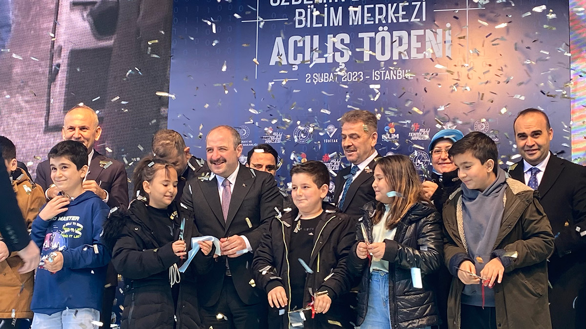 Varank, Özdemir Bayraktar Bilim Merkezi'ni açtı