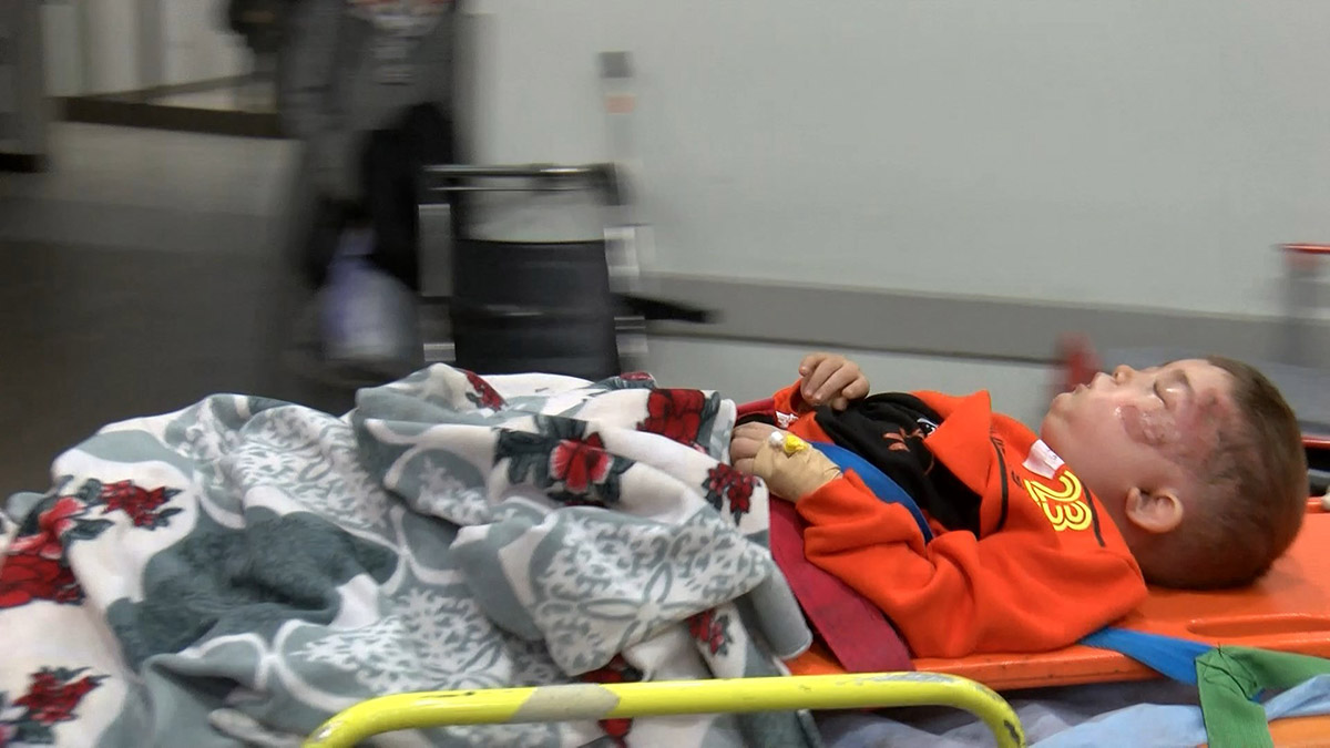 Yaralı depremzedelerin İstanbul'a nakli sürüyor