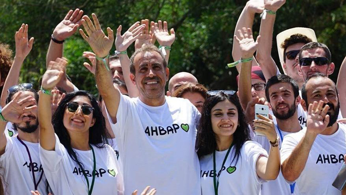 Yeni ankete göre, toplum AHBAP'a güveniyor