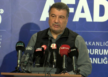 Yer kabuğunda 400 km üzerinde yüzey kırığı oluştu
