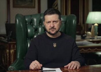 Zelenski: Macron vaktini boşa harcıyor