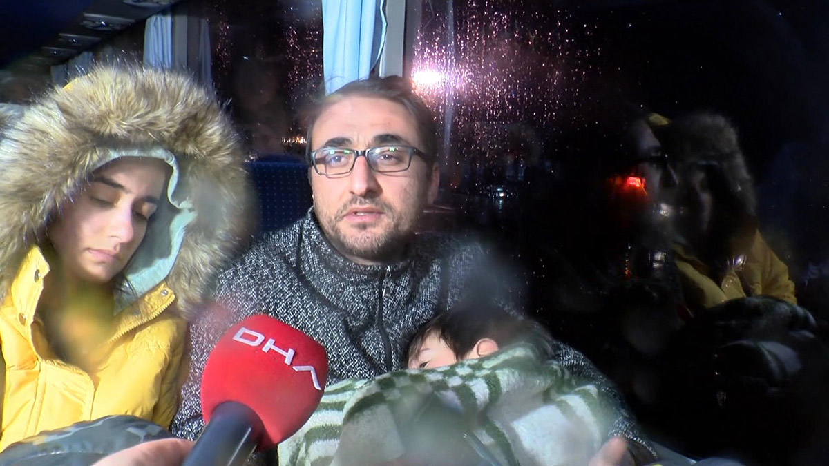 83 depremzede İstanbul'a getirildi