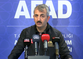 Depremlerde 44 bin 374 kişi hayatını kaybetti