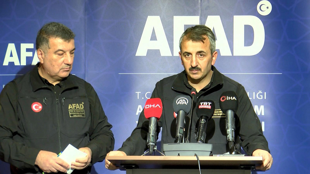 5.6 büyüklüğündeki depremde 1 kişi öldü 69 yaralı var