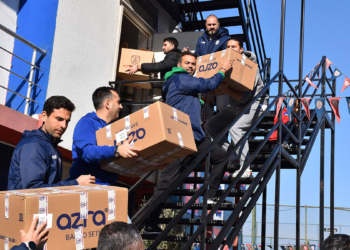 Altınordu'da futbolcular depremzedeler için çalışıyor