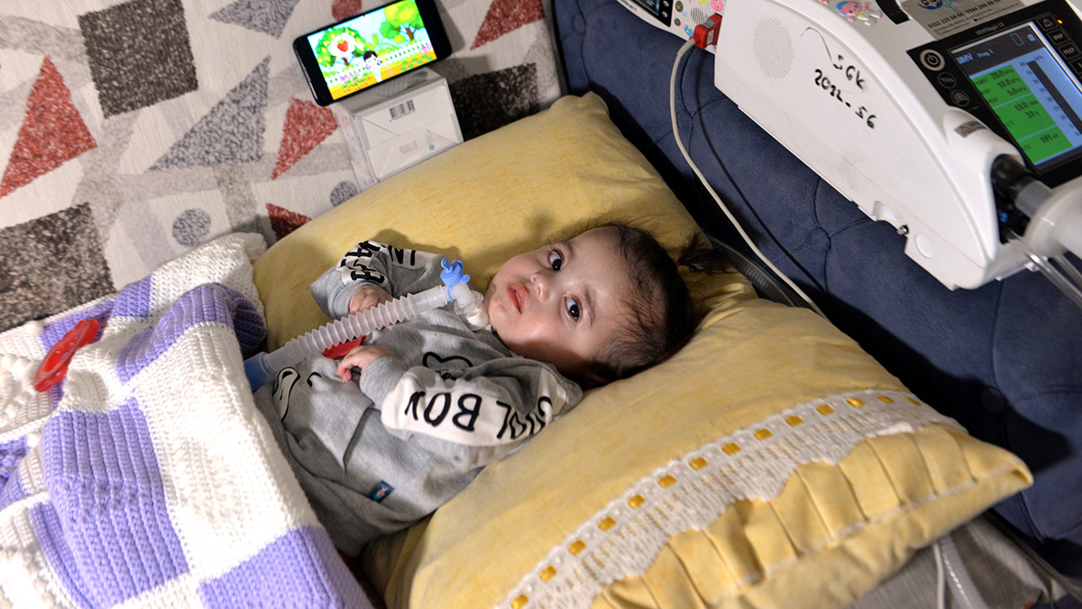 SMA'lı Yasmin, depremden sağ kurtuldu