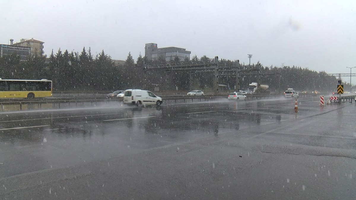 Anadolu Yakası'nda kar yağışı başladı