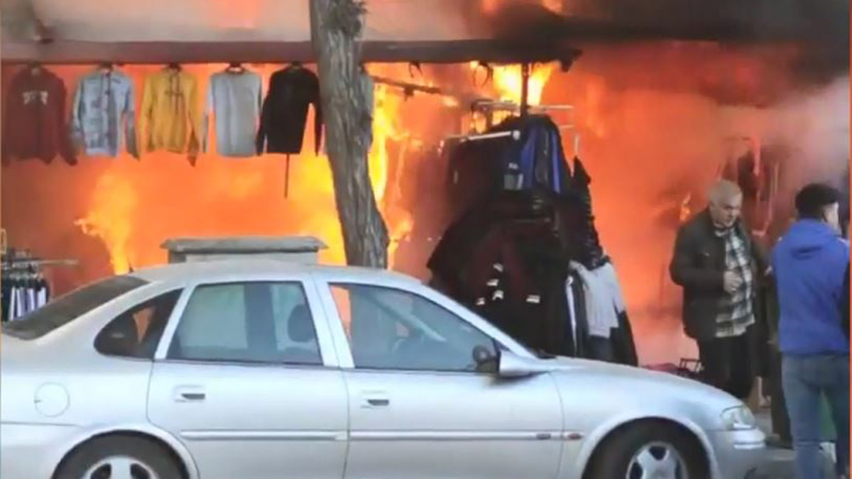 Sincan'da giyim mağazasında yangın