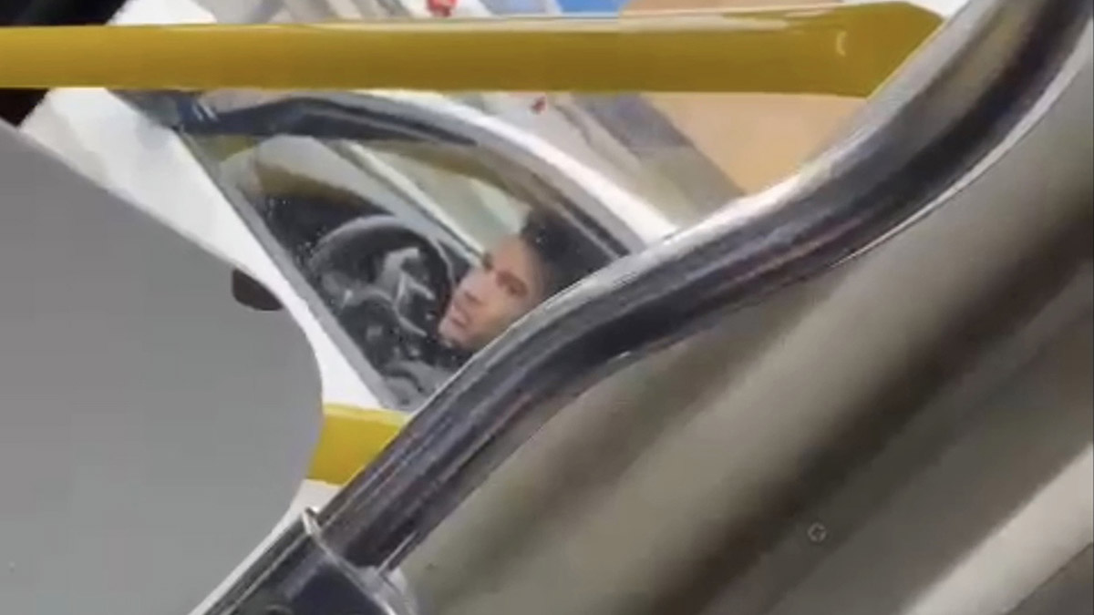 İETT şoförüne silah doğrultarak tehdit etti