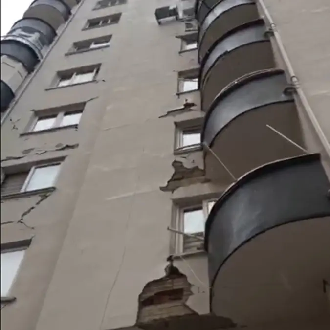 Kubilay apartmanı'nın ilk depremde kolonları kırılmış