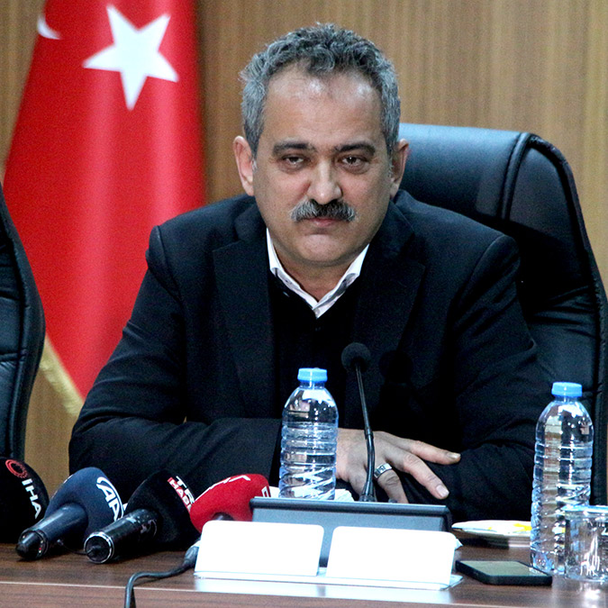 Adana'da eğitim- öğretim başlangıç tarihini 13 Mart'a erteledik