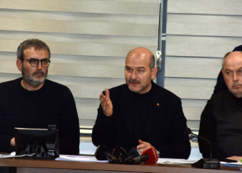 308 enkaz bölgesinde arama kurtarma çalışmaları devam ediyor