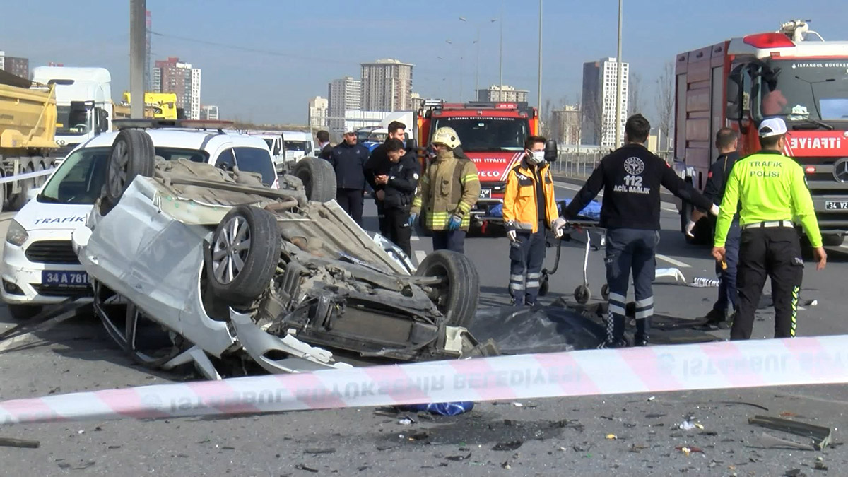 Başakşehir'de karşı şeride geçen otomobilde 1 kişi öldü