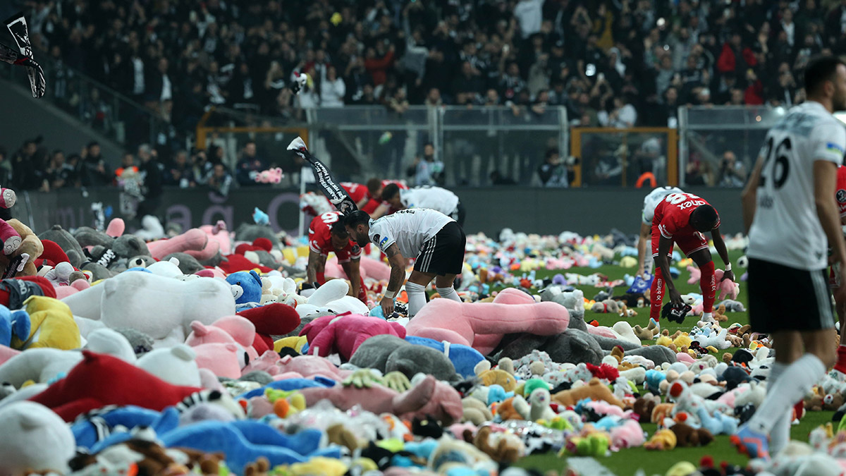 Beşiktaş'tan ‘Bu oyuncak sana arkadaşım’ kampanyası