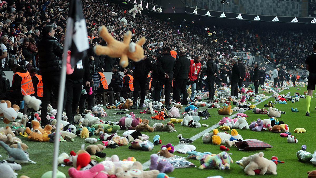 Beşiktaş'tan duygulandıran kampanya; Bu oyuncak sana arkadaşım