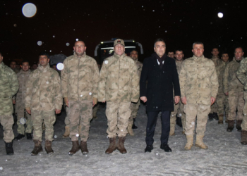 Güvenlik korucuları Antakya'da 18 kişiyi enkaz sağ çıkardı