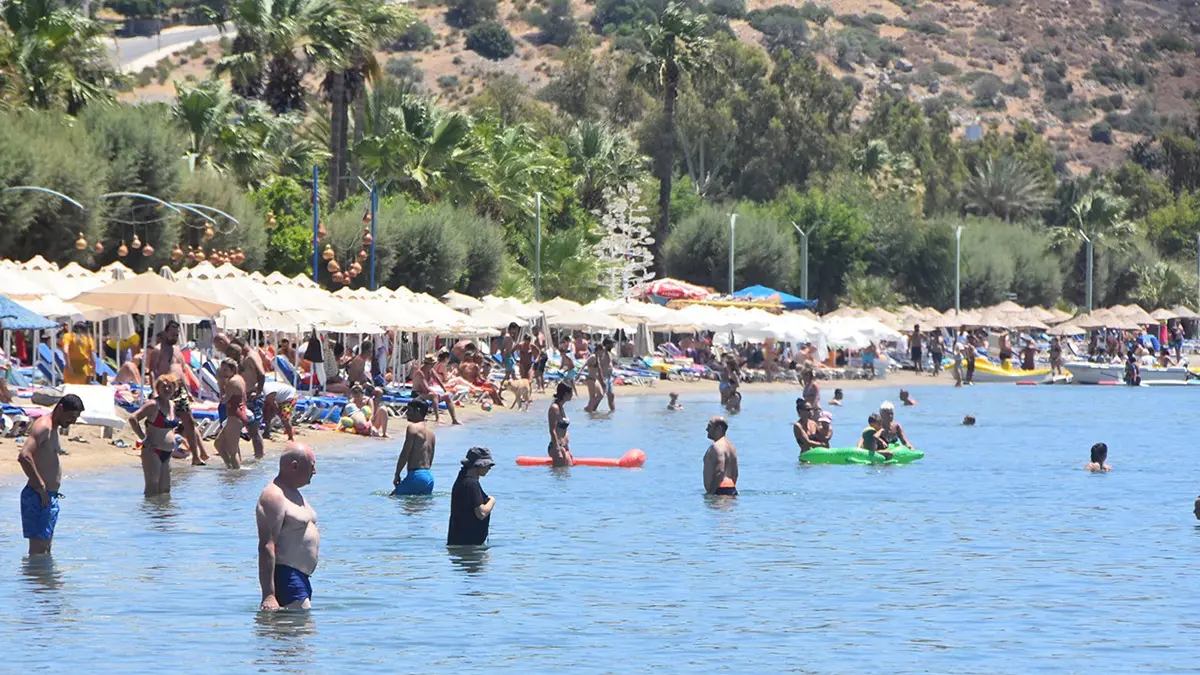 Bodrum otelciler derneği başkanı ömer faruk dengiz, muğla'nın dünyaca ünlü turistik ilçesi bodrum'da 2023 yılı turizm hedeflerinin 1,5 milyon yabancı turist olduğunu söyledi.