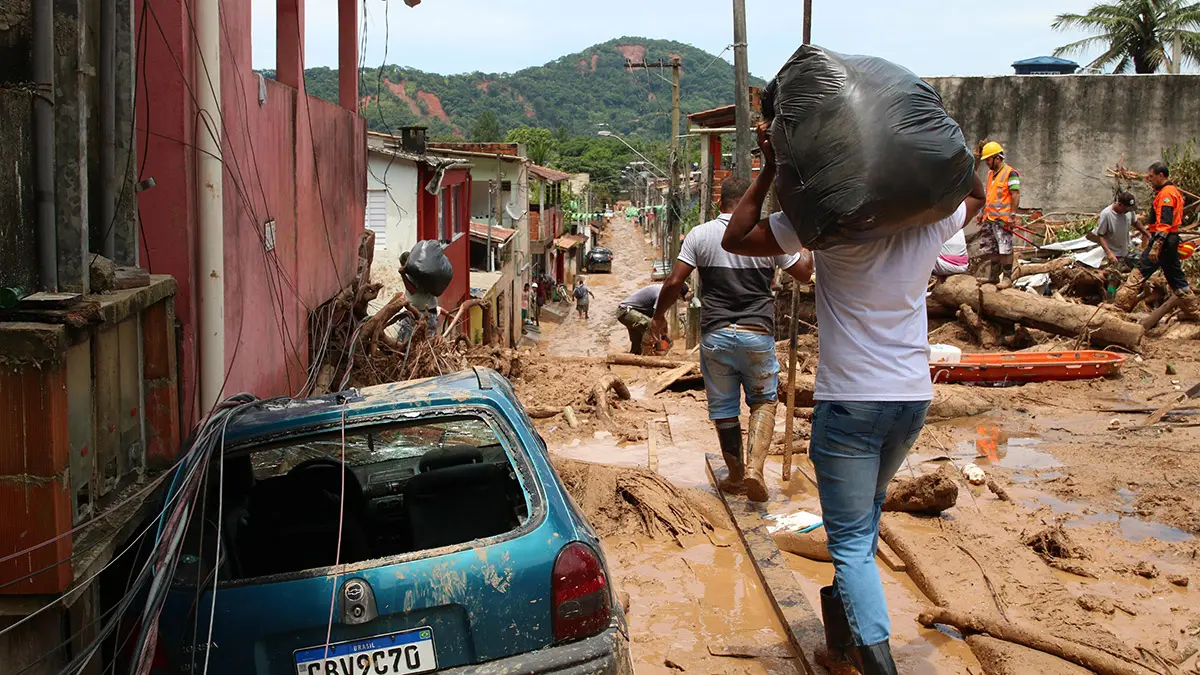 Brezilyada sel ve toprak kaymasinda can kaybi 48e yukseldi 2210 dhaphoto3 - dış haberler - haberton