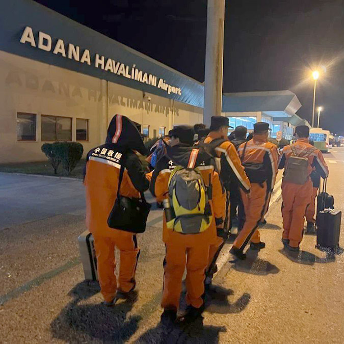 Çin'den 90 kişilik ekip Adana'ya geldi