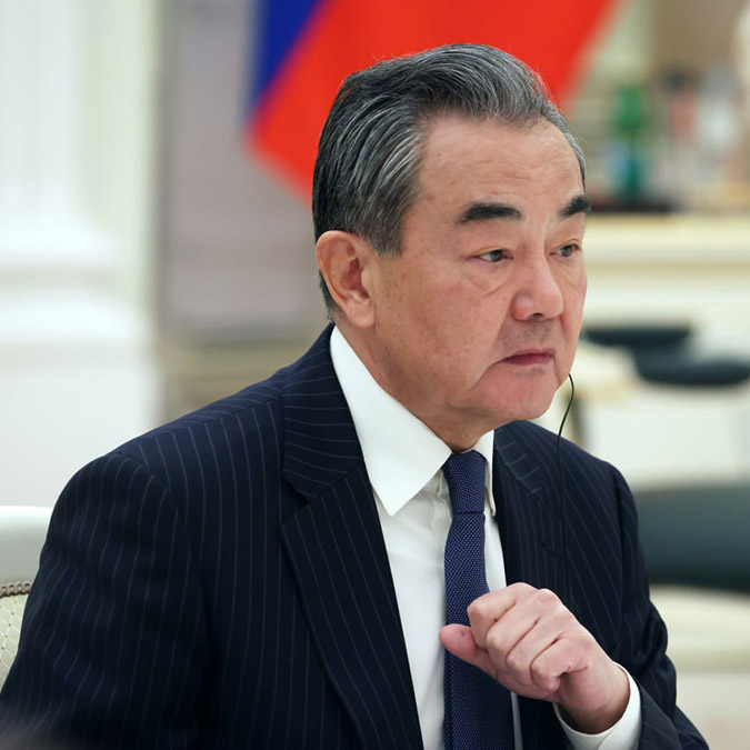 Çinli üst düzey diplomat Wang Yi Putin ile görüştü