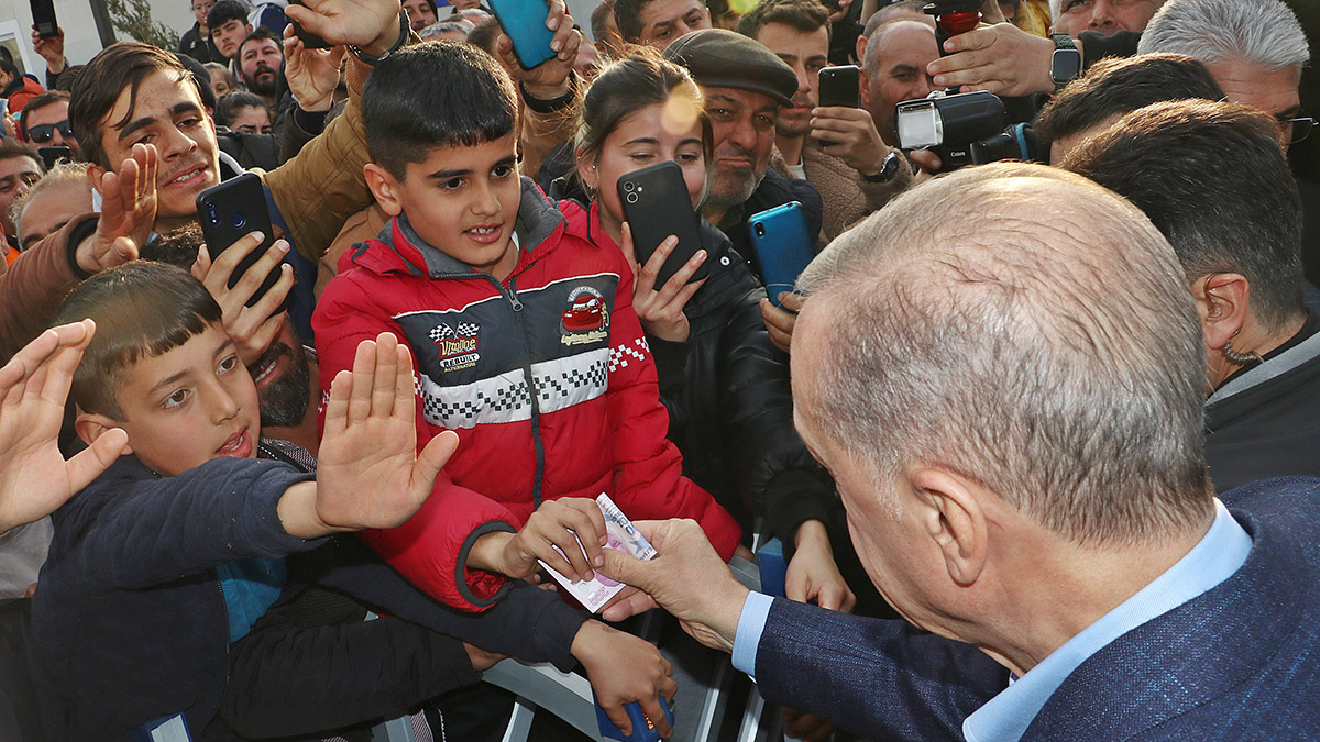 İnsanlar çadır konteyner ısıtıcı istiyor