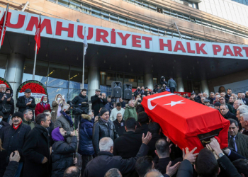 Deniz Baykal son yolculuğuna uğurlandı