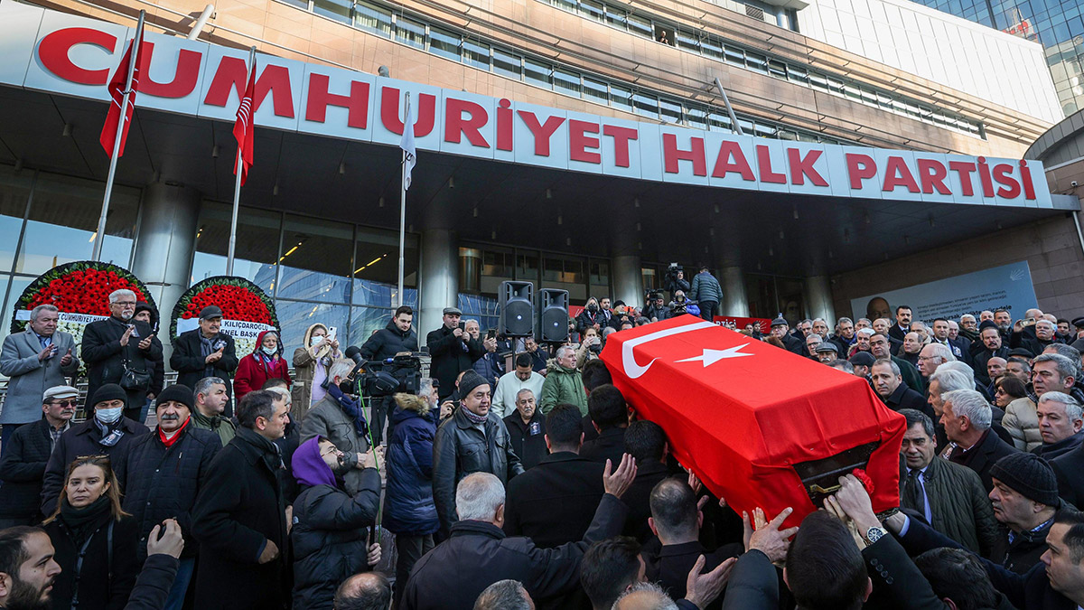 Deniz Baykal son yolculuğuna uğurlandı