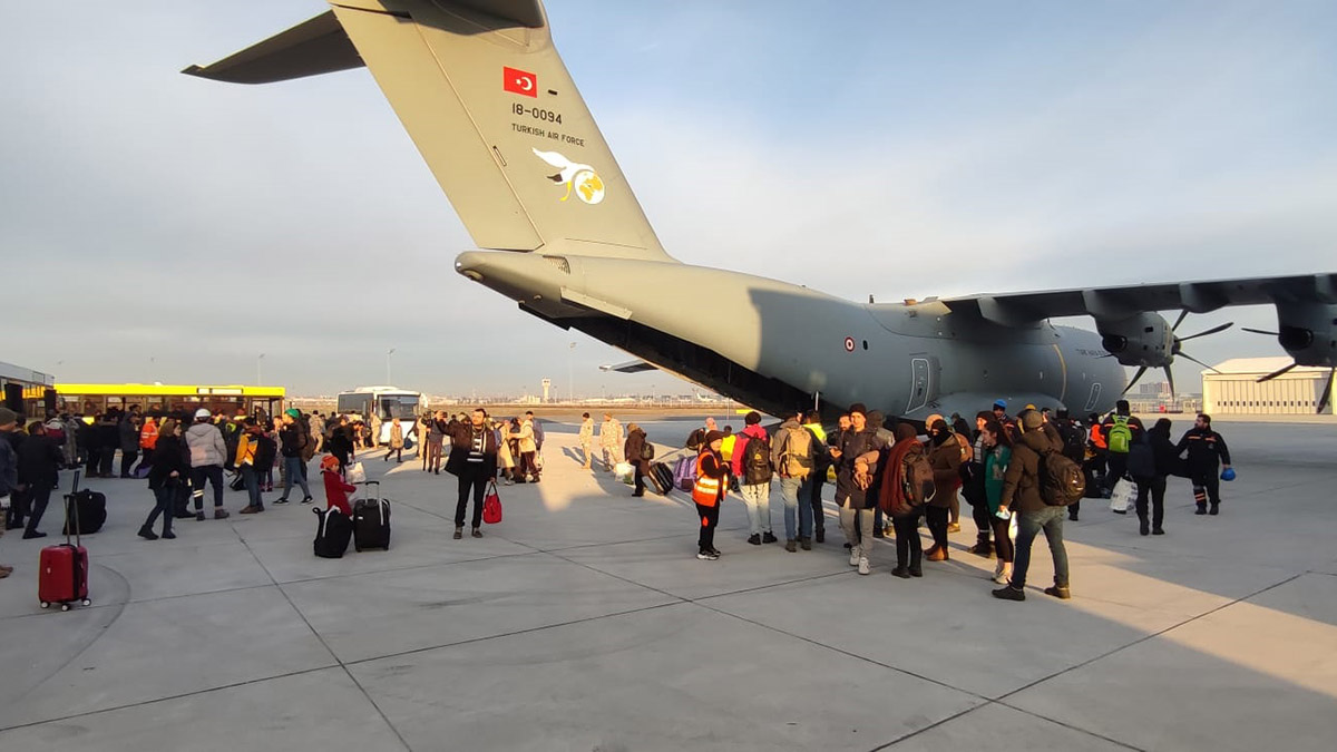 Deprem bölgesinden tahliye edilen 255 kişi İstanbul'da