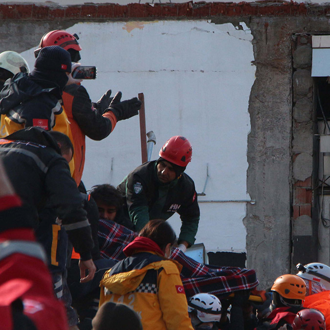 Suriyeli Asya 30'uncu saatte kurtarıldı