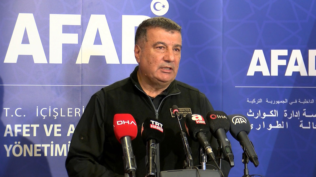 Üç dakikada bir artçı sarsıntı meydana geldi