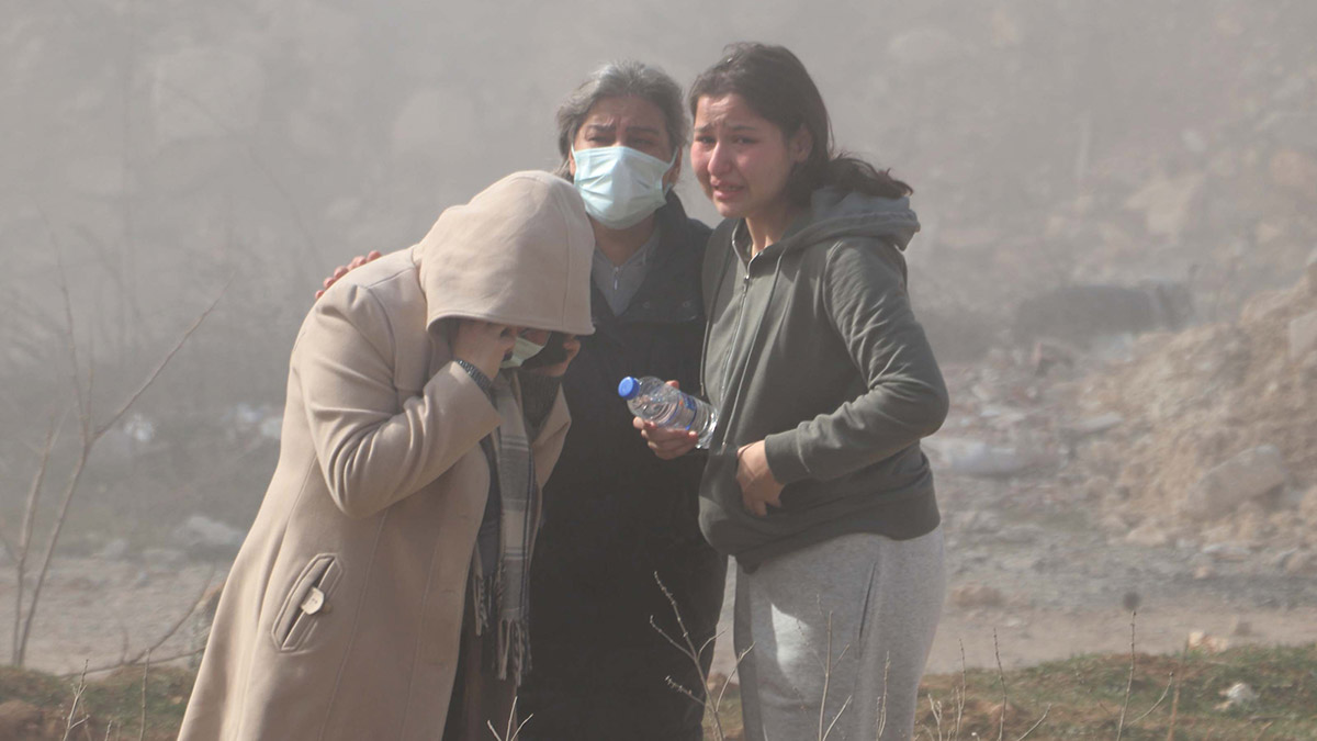 Evlerinin yıkılışını gözyaşlarıyla izlediler