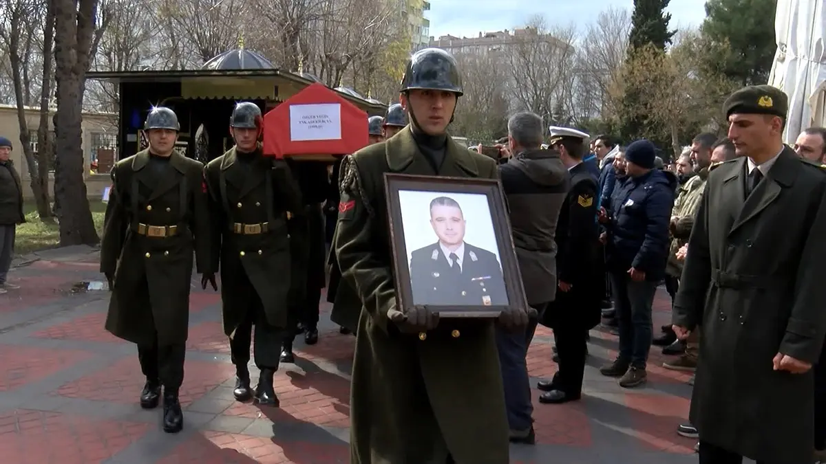 Kahramanmaraş'ta meydana gelen depremde hayatını kaybeden başçavuş ve oğlu kıraç yeni mezarlığına defnedildi. Yasemin yeğin ve zeynep kayra yeğin’in ise cenazeleri aydın'da defnedildi.  