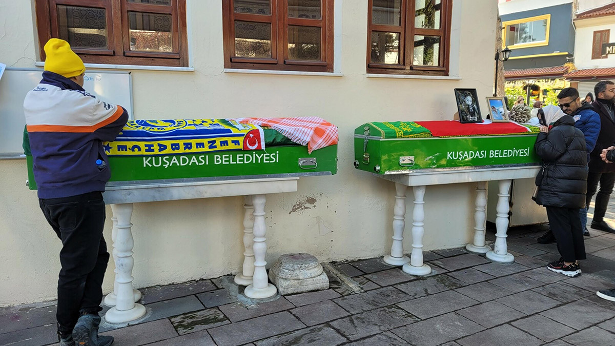 Enkaz altında can veren turist rehberi toprağa verildi